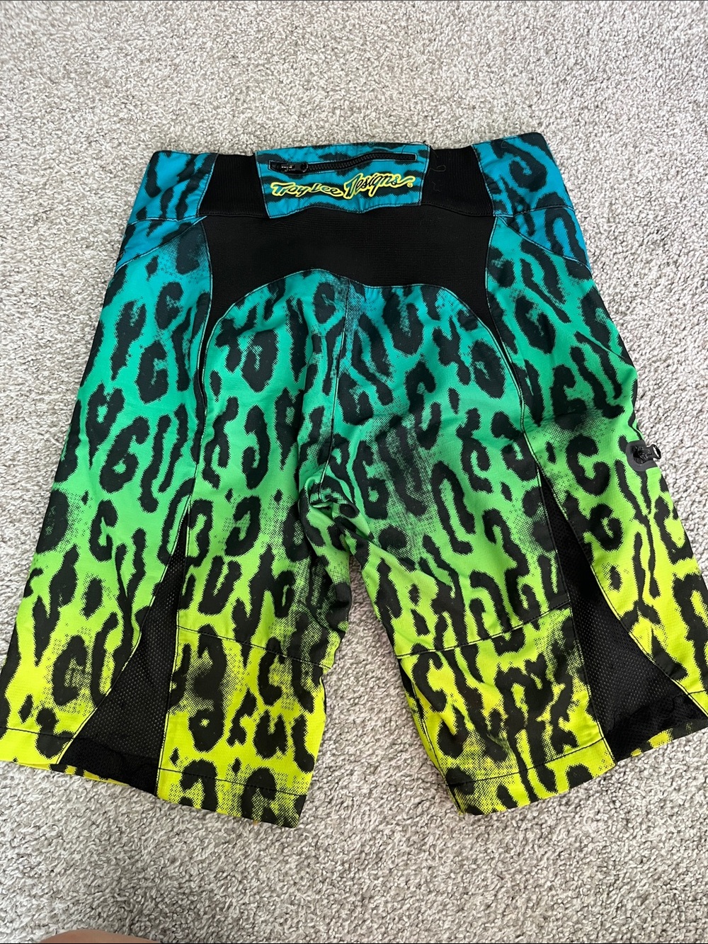 Troy Lee leopard print mountain bike shorts - Picture 2 of 2